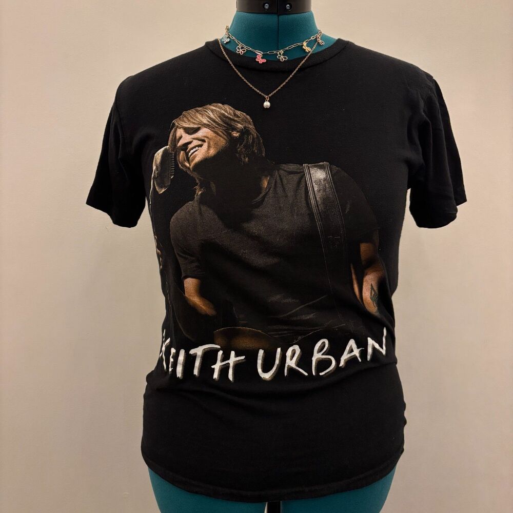 Keith Urban Escape Together 2009 World our Graphic T-shirt Size Small